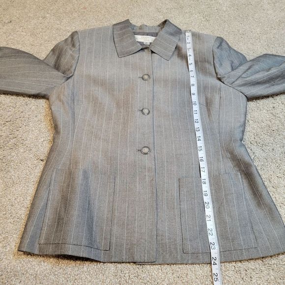 Tahari by Arthur S. Levine Pantsuit Gray Striped Size 8P - Picture 6 of 12